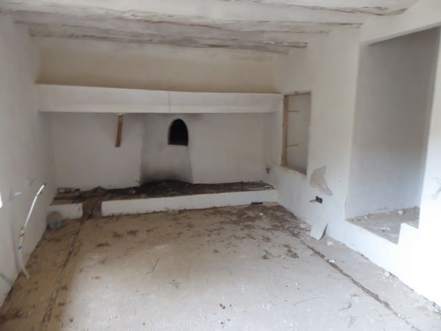 9 soveværelse Finca/Landehus til salg i Castril - € 100.000 (Ref: 7444774)