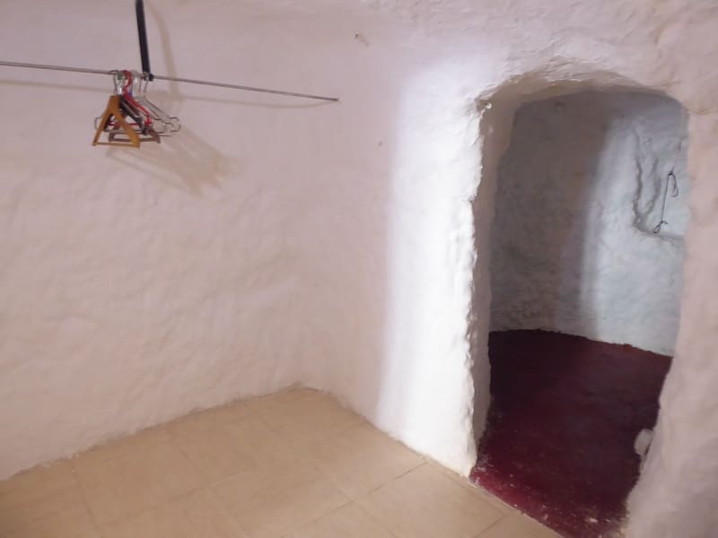 3 bedroom Cave House for sale in Zujar - € 51,000 (Ref: 7950619)