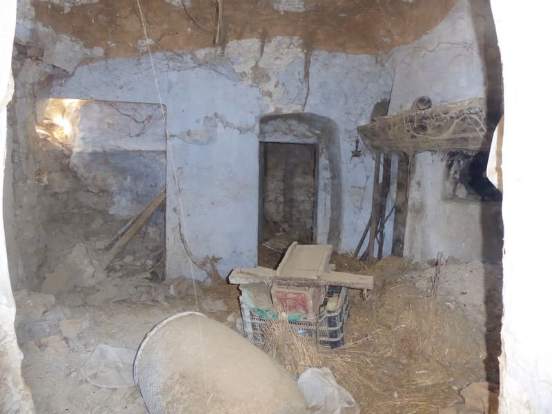 10 camera da letto Casa Grotta in vendita in Baza - 68.000 € (Rif: 7993861)