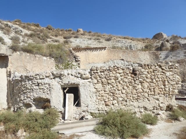 10 soveværelse Hulehus til salg i Baza - € 68.000 (Ref: 7993861)