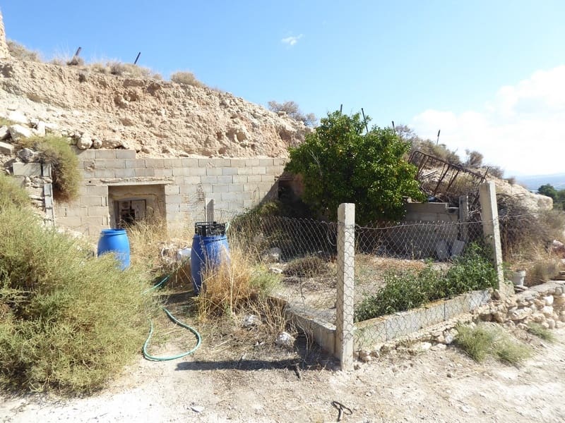 10 camera da letto Casa Grotta in vendita in Baza - 68.000 € (Rif: 7993861)