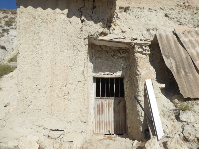 10 camera da letto Casa Grotta in vendita in Baza - 68.000 € (Rif: 7993861)