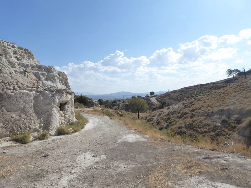 10 camera da letto Casa Grotta in vendita in Baza - 68.000 € (Rif: 7993861)