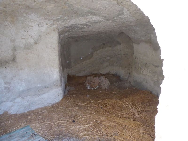 10 camera da letto Casa Grotta in vendita in Baza - 68.000 € (Rif: 7993861)