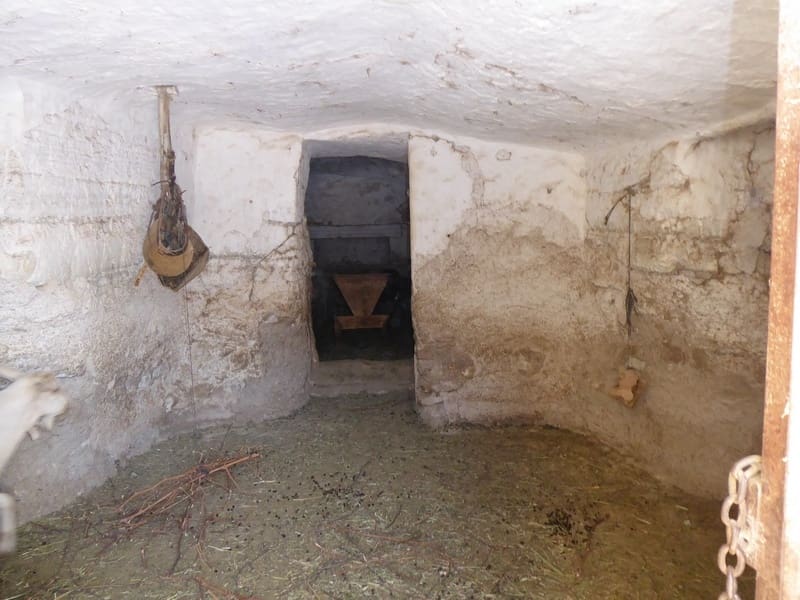 10 camera da letto Casa Grotta in vendita in Baza - 68.000 € (Rif: 7993861)