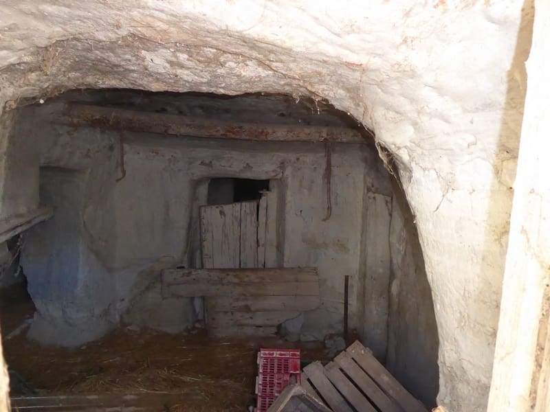 10 camera da letto Casa Grotta in vendita in Baza - 68.000 € (Rif: 7993861)