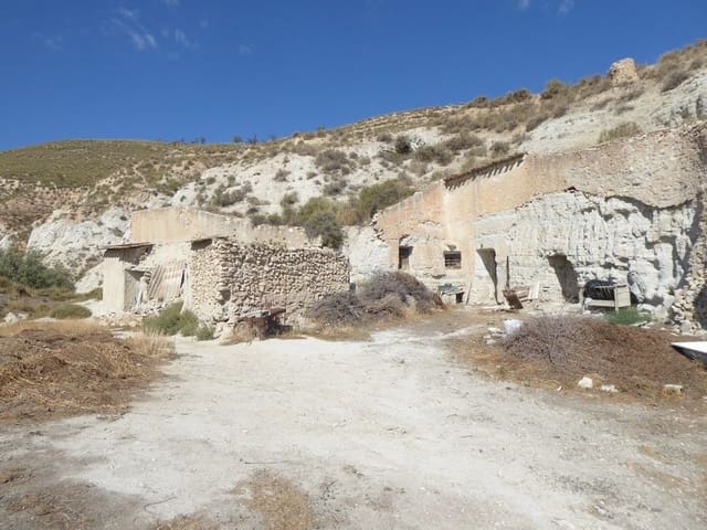 10 soveværelse Hulehus til salg i Baza - € 68.000 (Ref: 7993861)