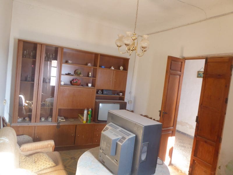 Finca/Casa Rural de 9 habitaciones en Cúllar en venta - 86.000 € (Ref: 8002364)