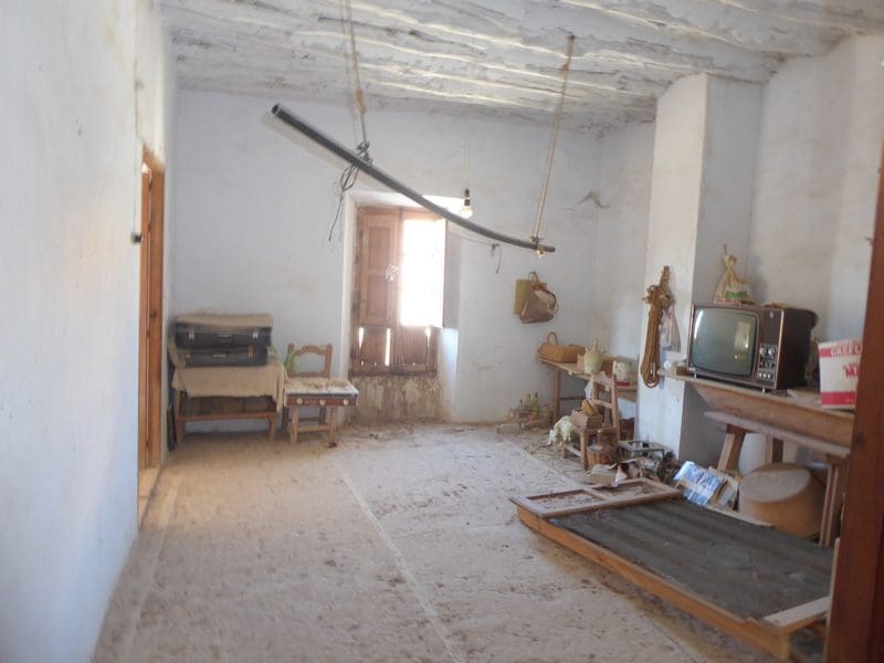 Finca/Casa Rural de 9 habitaciones en Cúllar en venta - 86.000 € (Ref: 8002364)