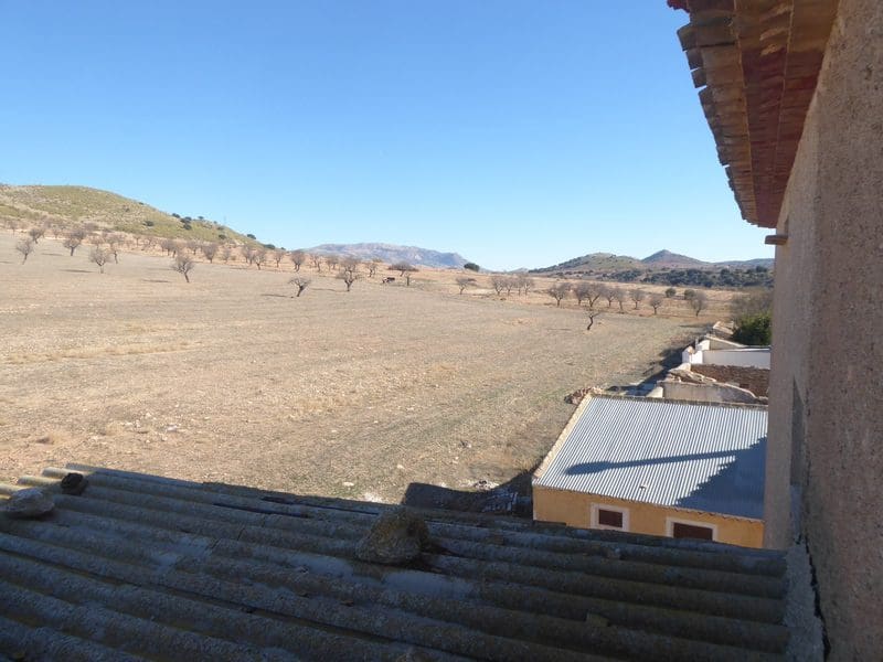 Finca/Casa Rural de 9 habitaciones en Cúllar en venta - 86.000 € (Ref: 8002364)