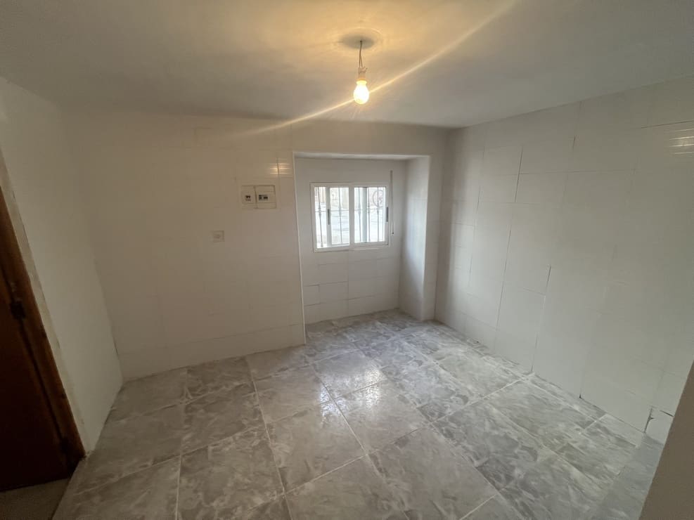 Casa de 4 habitaciones en Zújar en venta - 55.000 € (Ref: 8071682)