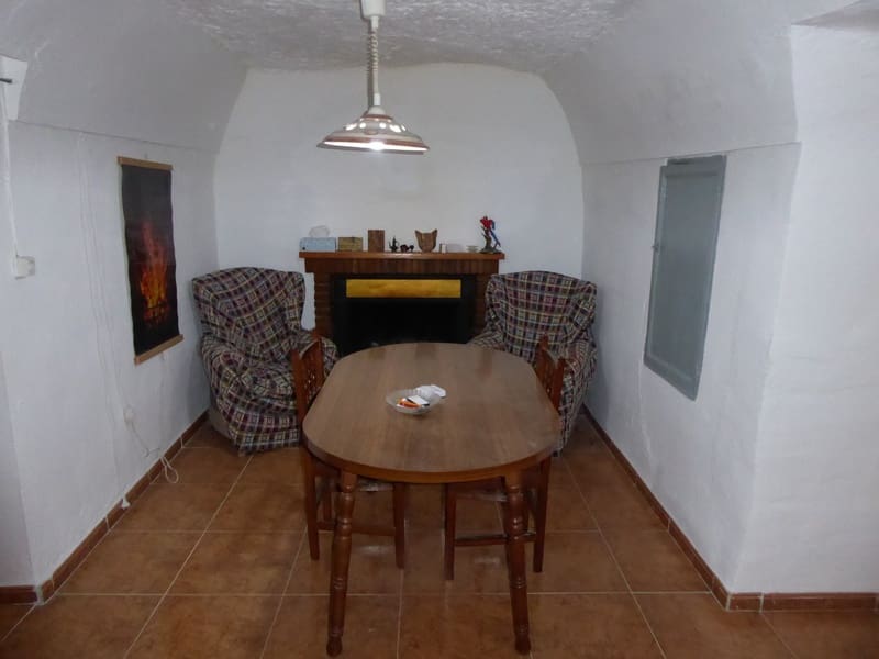 7 soveværelse Hulehus til salg i Castillejar - € 49.950 (Ref: 8105322)