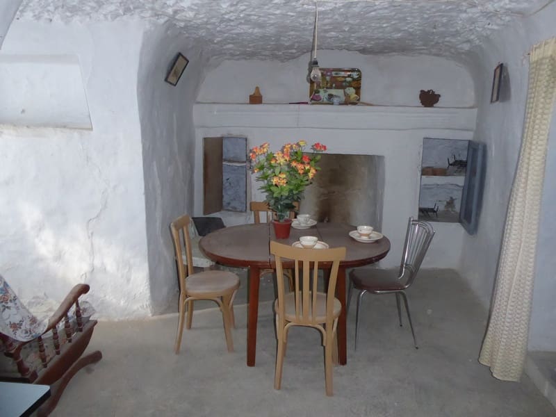 7 soveværelse Hulehus til salg i Castillejar - € 49.950 (Ref: 8105322)