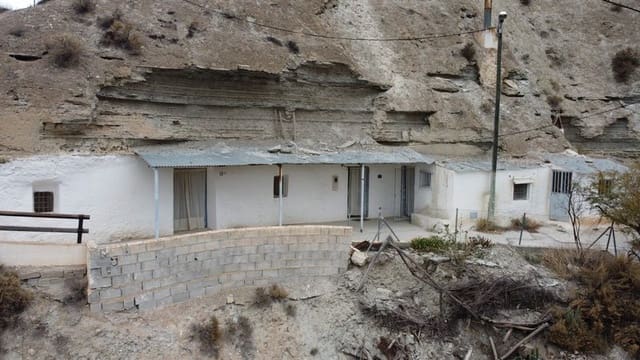 7 soverom Grottehus til salgs i Castilléjar - € 49 950 (Ref: 8105322)