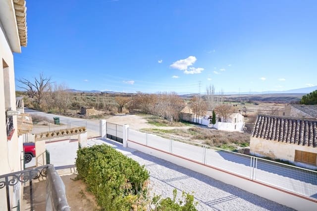 5 soveværelse Finca/Landehus til salg i Benamaurel med swimmingpool - € 164.900 (Ref: 8134490)