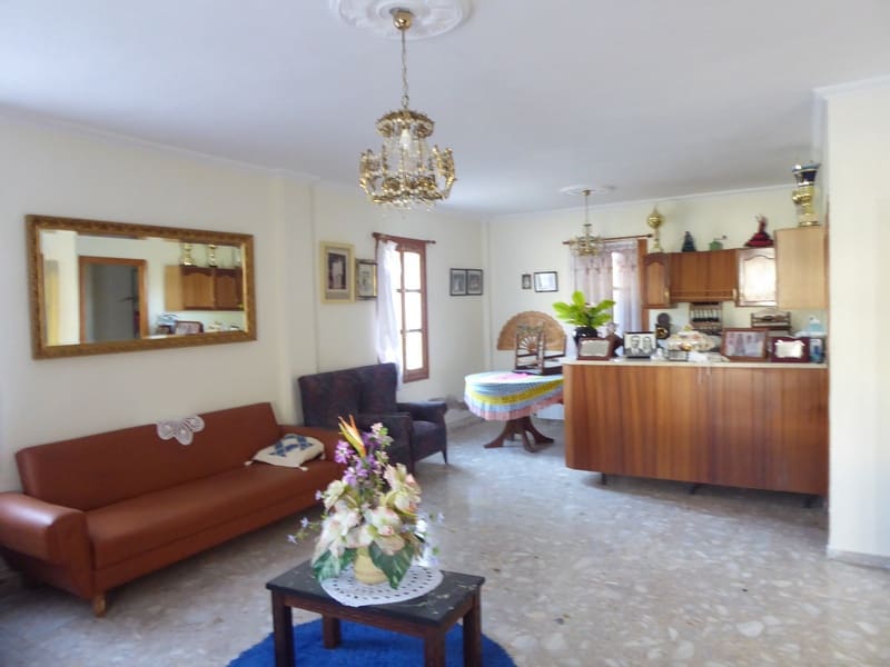 7 bedroom Finca/Country House for sale in Baza with pool - € 315,000 (Ref: 8165155)
