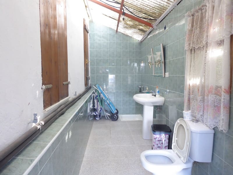 7 bedroom Finca/Country House for sale in Baza with pool - € 315,000 (Ref: 8165155)