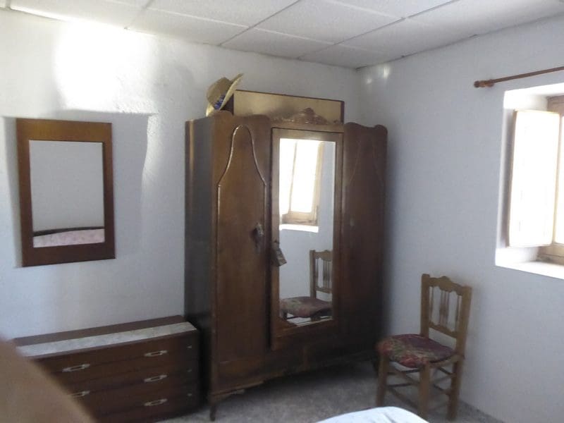 7 Zimmer Finca/Landgut zu verkaufen in Baza - 315.000 € (Ref: 8165155)