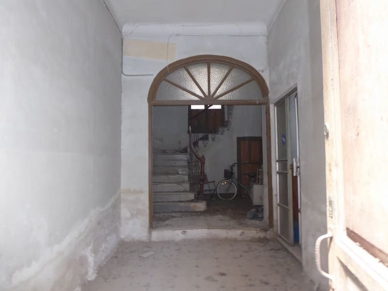 10 soveværelse Byhus til salg i Baza - € 150.000 (Ref: 8201005)