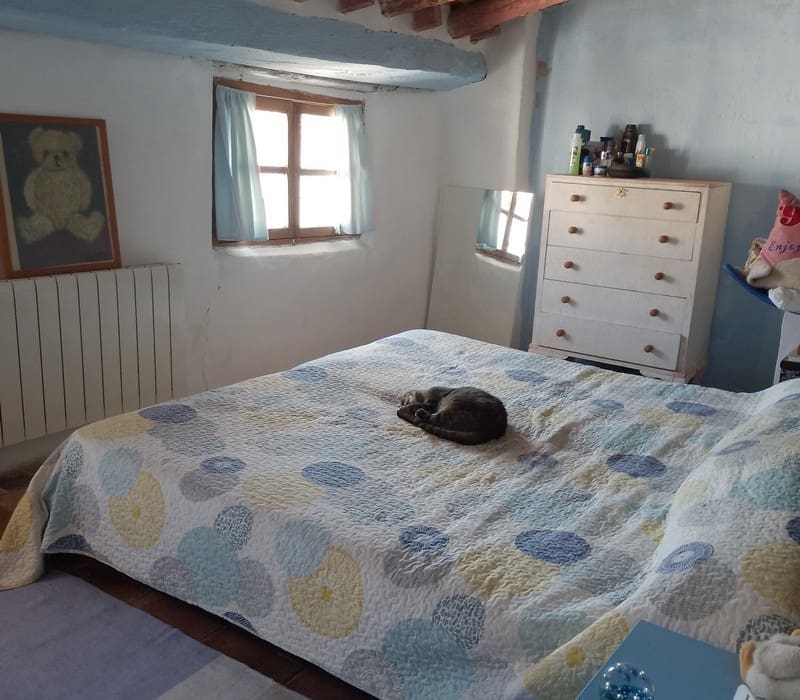 6 soveværelse Byhus til salg i Baza - € 140.000 (Ref: 8201006)