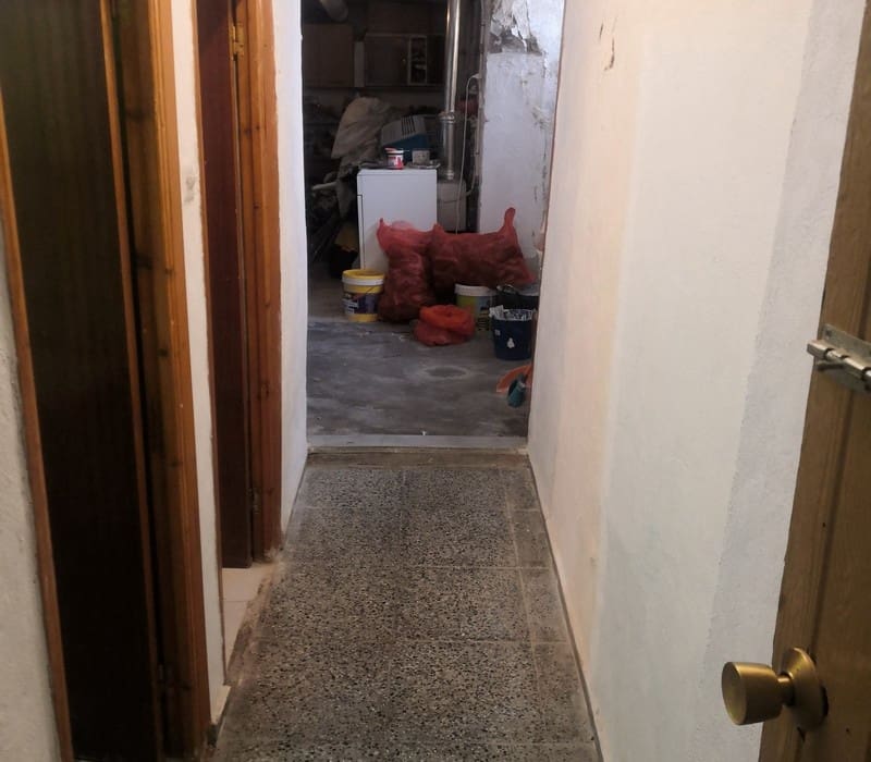 6 soveværelse Byhus til salg i Baza - € 140.000 (Ref: 8201006)