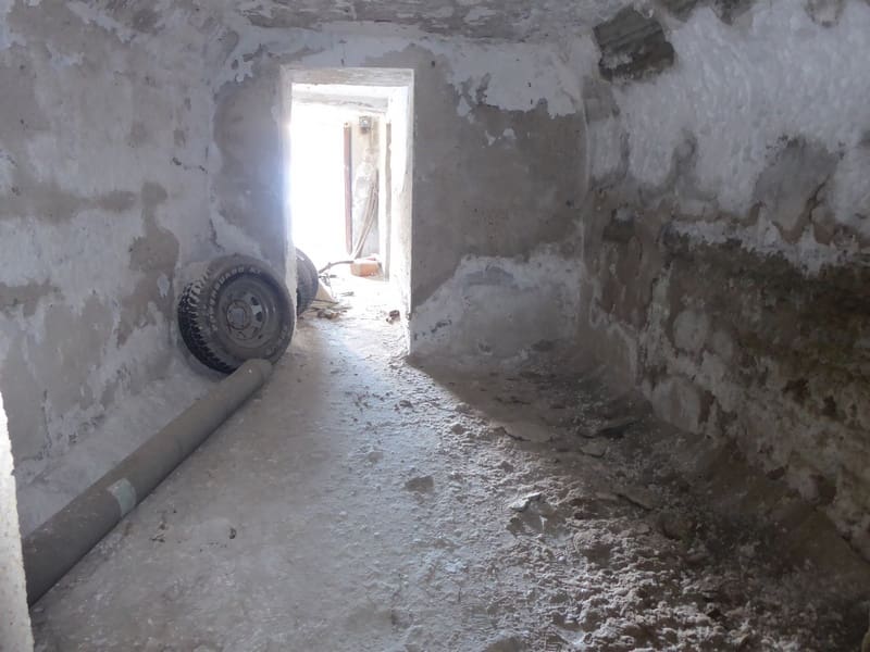 6 bedroom Cave House for sale in Castillejar - € 25,000 (Ref: 8287184)