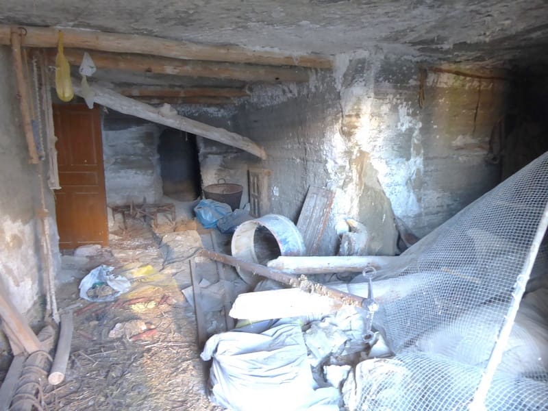6 bedroom Cave House for sale in Castillejar - € 25,000 (Ref: 8287184)