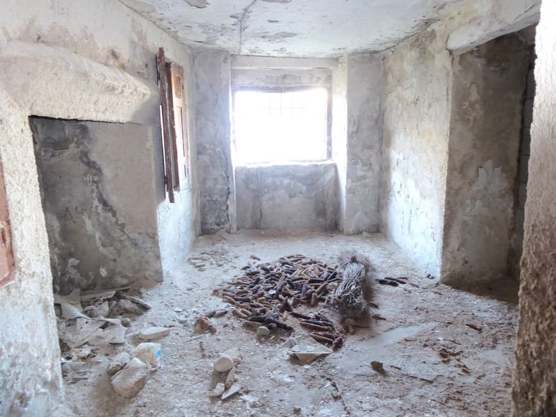 6 bedroom Cave House for sale in Castillejar - € 25,000 (Ref: 8287184)