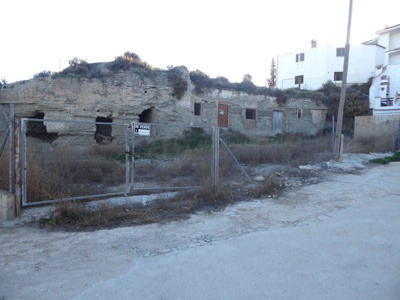 6 makuuhuone Luolatalo myytävänä paikassa Castillejar - 25 000 € (Ref: 8287184)