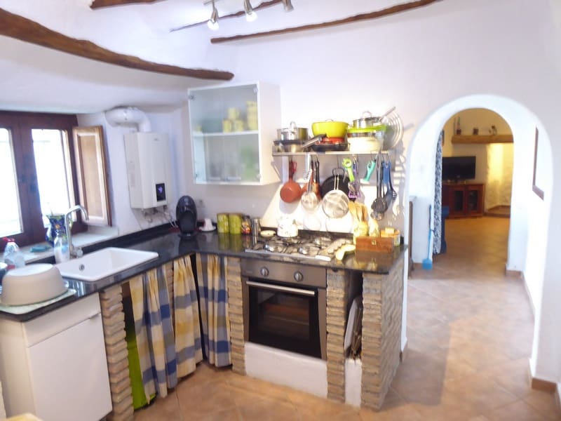 3 soveværelse Hulehus til salg i Castillejar - € 89.950 (Ref: 8332605)