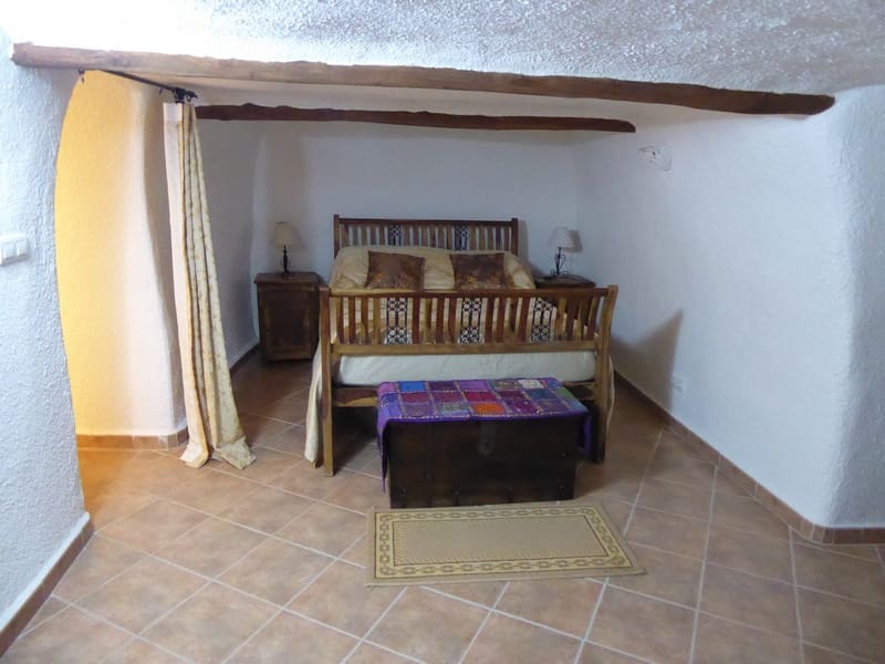 3 soveværelse Hulehus til salg i Castillejar - € 89.950 (Ref: 8332605)