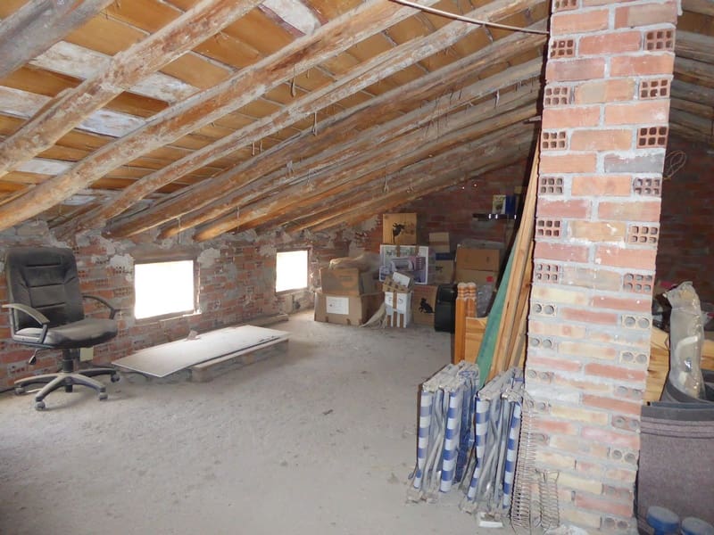 7 bedroom Townhouse for sale in Castillejar with pool - € 159,000 (Ref: 8344401)