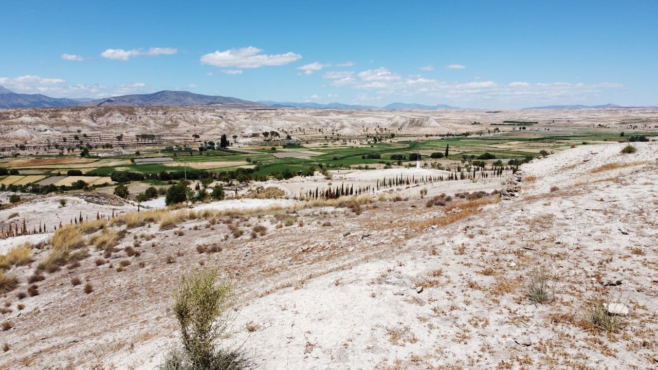 6 bedroom Cave House for sale in Orce - € 130,000 (Ref: 8401845)