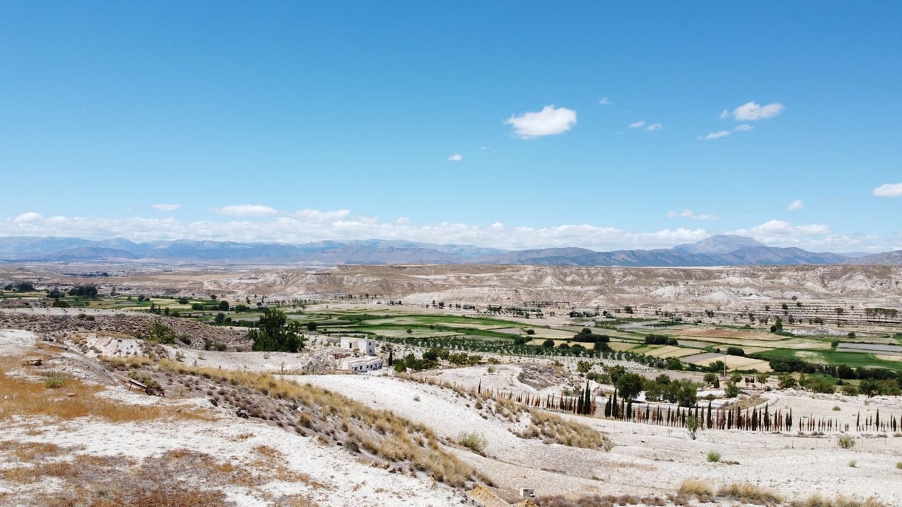 6 bedroom Cave House for sale in Orce - € 130,000 (Ref: 8401845)