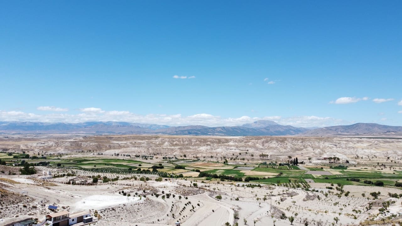 6 bedroom Cave House for sale in Orce - € 130,000 (Ref: 8401845)