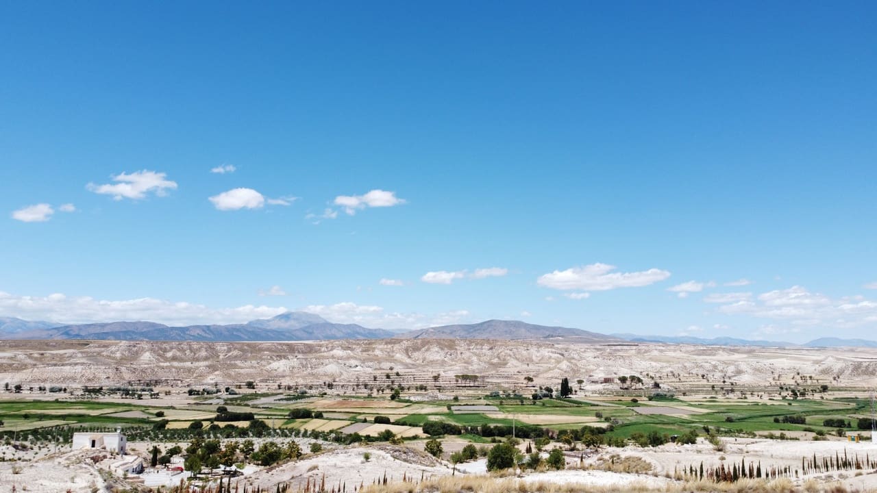 6 bedroom Cave House for sale in Orce - € 130,000 (Ref: 8401845)