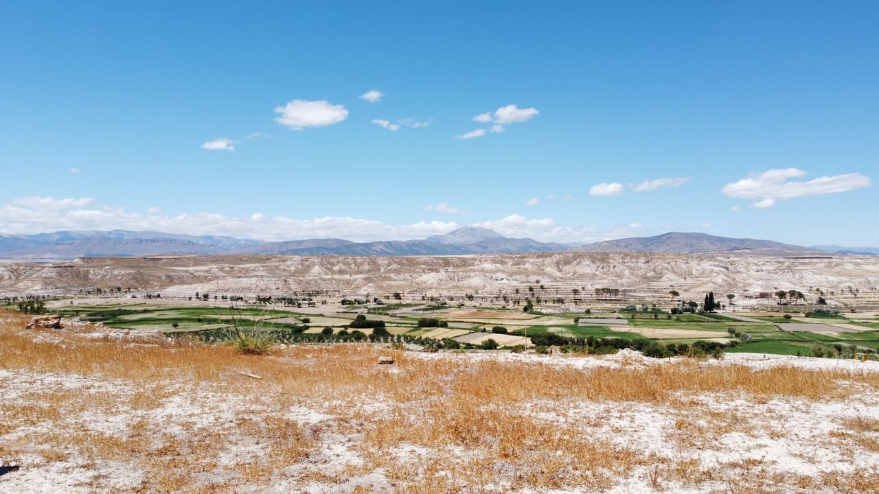 6 bedroom Cave House for sale in Orce - € 130,000 (Ref: 8401845)