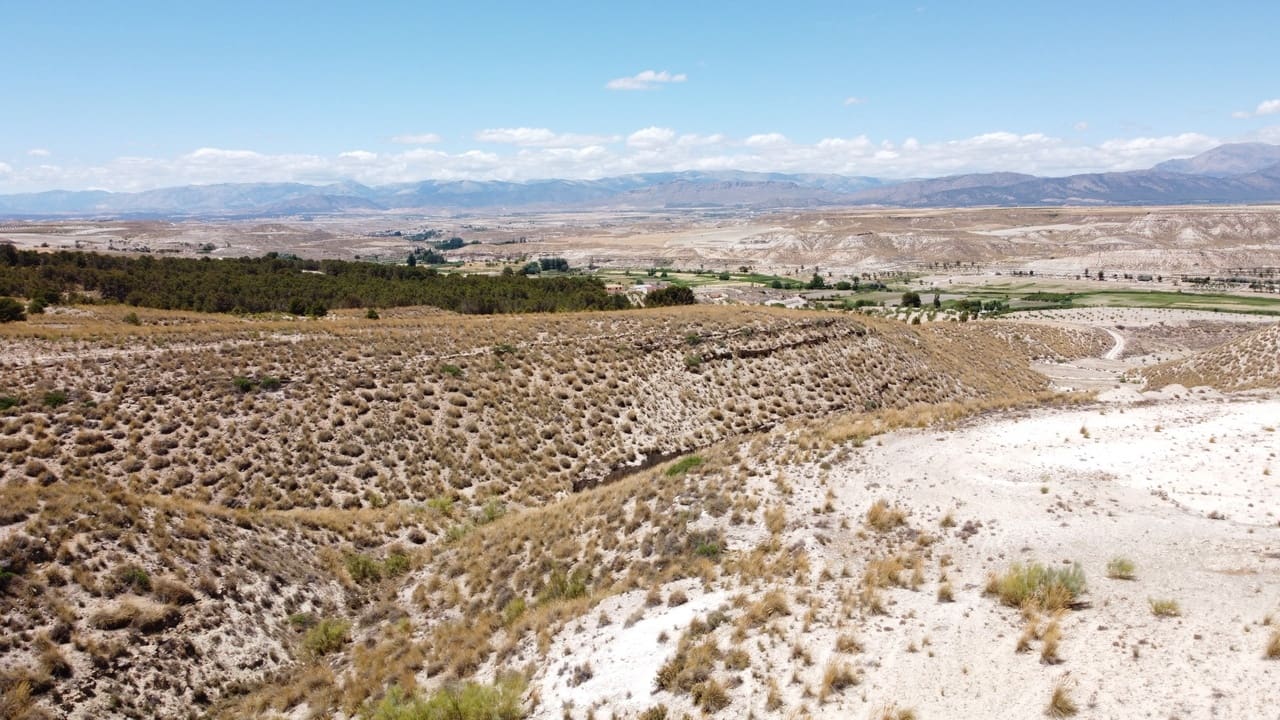 6 bedroom Cave House for sale in Orce - € 130,000 (Ref: 8401845)