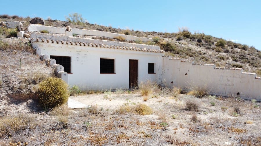 5 soveværelse Hulehus til salg i Orce med swimmingpool - € 99.950 (Ref: 8429902)