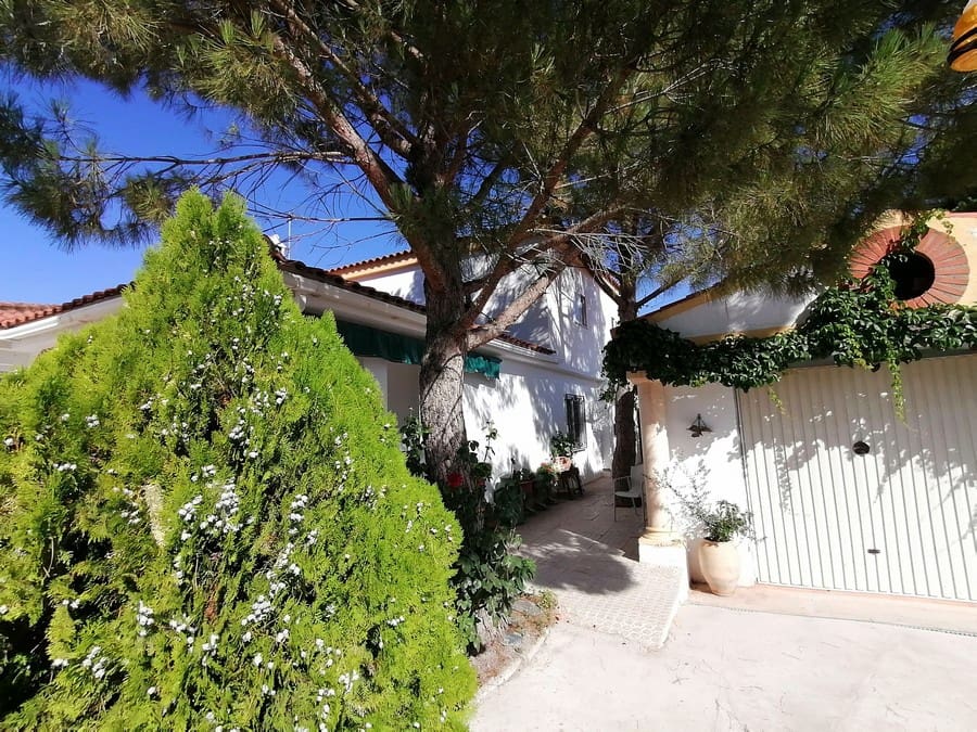 6 soverom Finca/Herregård til salgs i Baza med svømmebasseng - € 233 000 (Ref: 8441292)