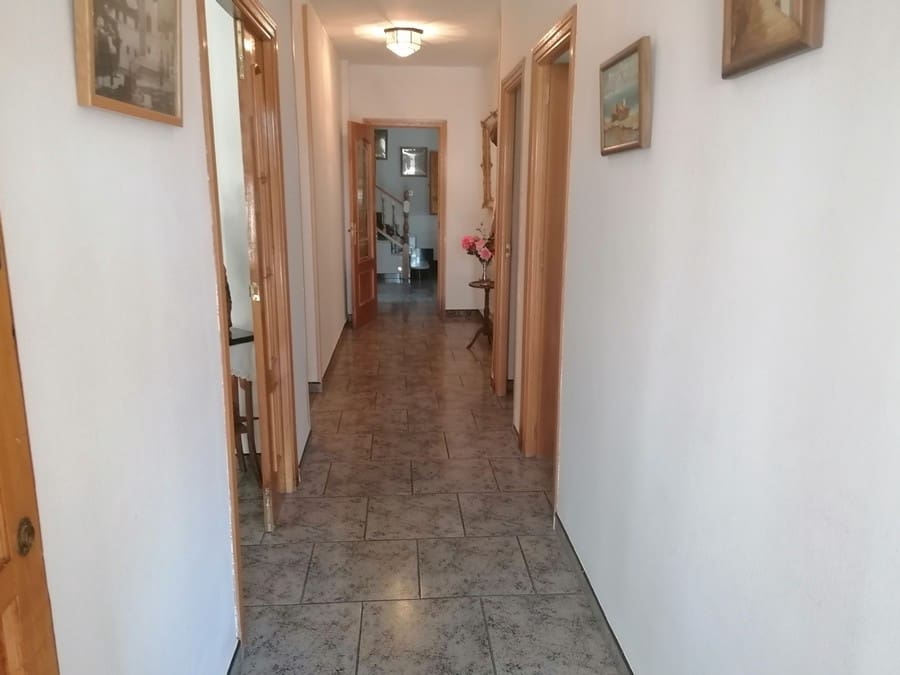 6 soverom Finca/Herregård til salgs i Baza med svømmebasseng - € 233 000 (Ref: 8441292)