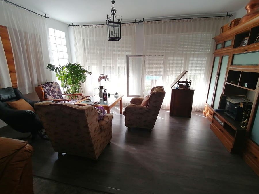 6 soverom Finca/Herregård til salgs i Baza med svømmebasseng - € 233 000 (Ref: 8441292)