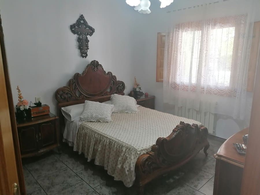 6 soverom Finca/Herregård til salgs i Baza med svømmebasseng - € 233 000 (Ref: 8441292)