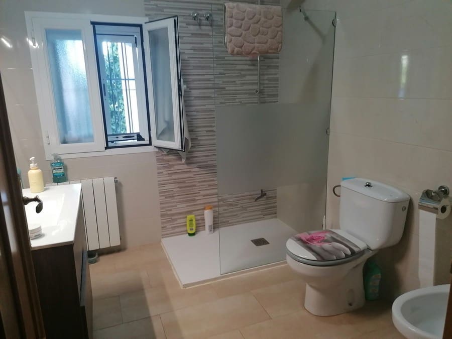 6 soverom Finca/Herregård til salgs i Baza med svømmebasseng - € 233 000 (Ref: 8441292)