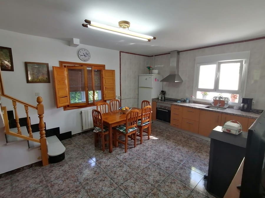 6 soverom Finca/Herregård til salgs i Baza med svømmebasseng - € 233 000 (Ref: 8441292)