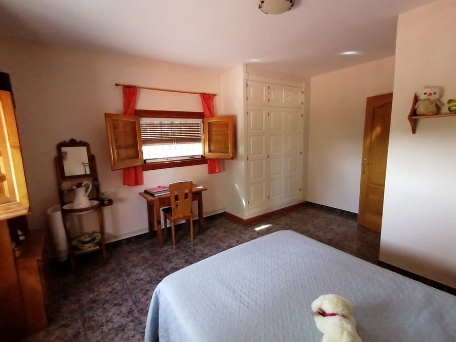 6 soverom Finca/Herregård til salgs i Baza med svømmebasseng - € 233 000 (Ref: 8441292)