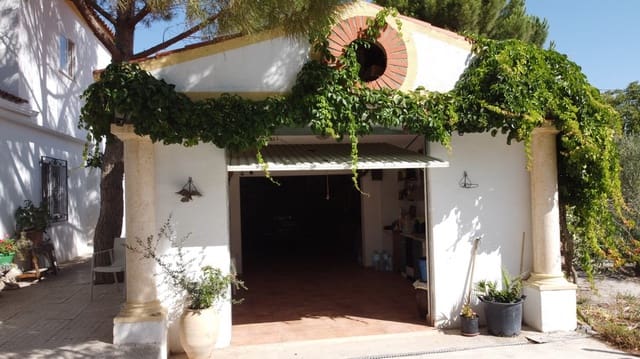 6 sovrum Finca/Hus på landet till salu i Baza med pool - 233 000 € (Ref: 8441292)