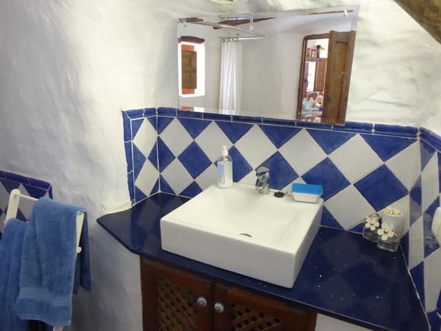 4 slaapkamer Grotwoning te koop in Galera - € 110.000 (Ref: 8541164)