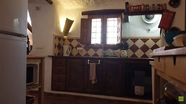 4 slaapkamer Grotwoning te koop in Galera - € 110.000 (Ref: 8541164)