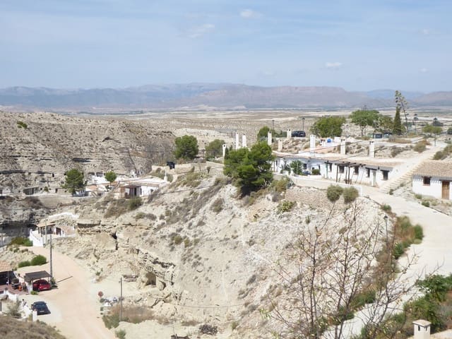 4 slaapkamer Grotwoning te koop in Galera - € 110.000 (Ref: 8541164)